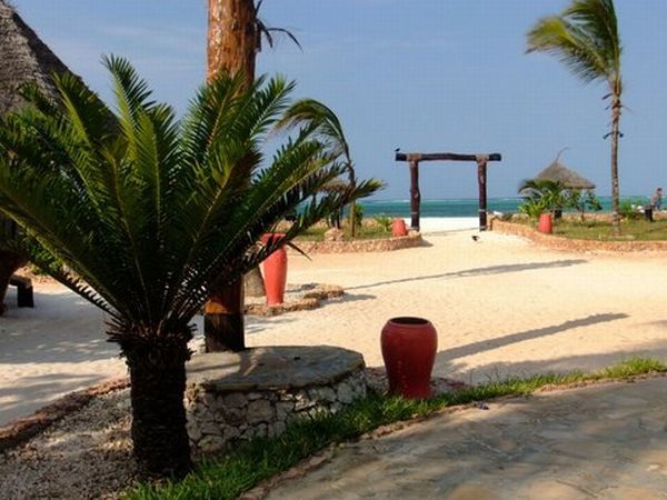 Waikiki Resort Пвані-Мчангані Екстер'єр фото